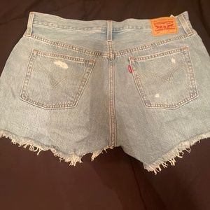 Levi’s 501 shorts size 33